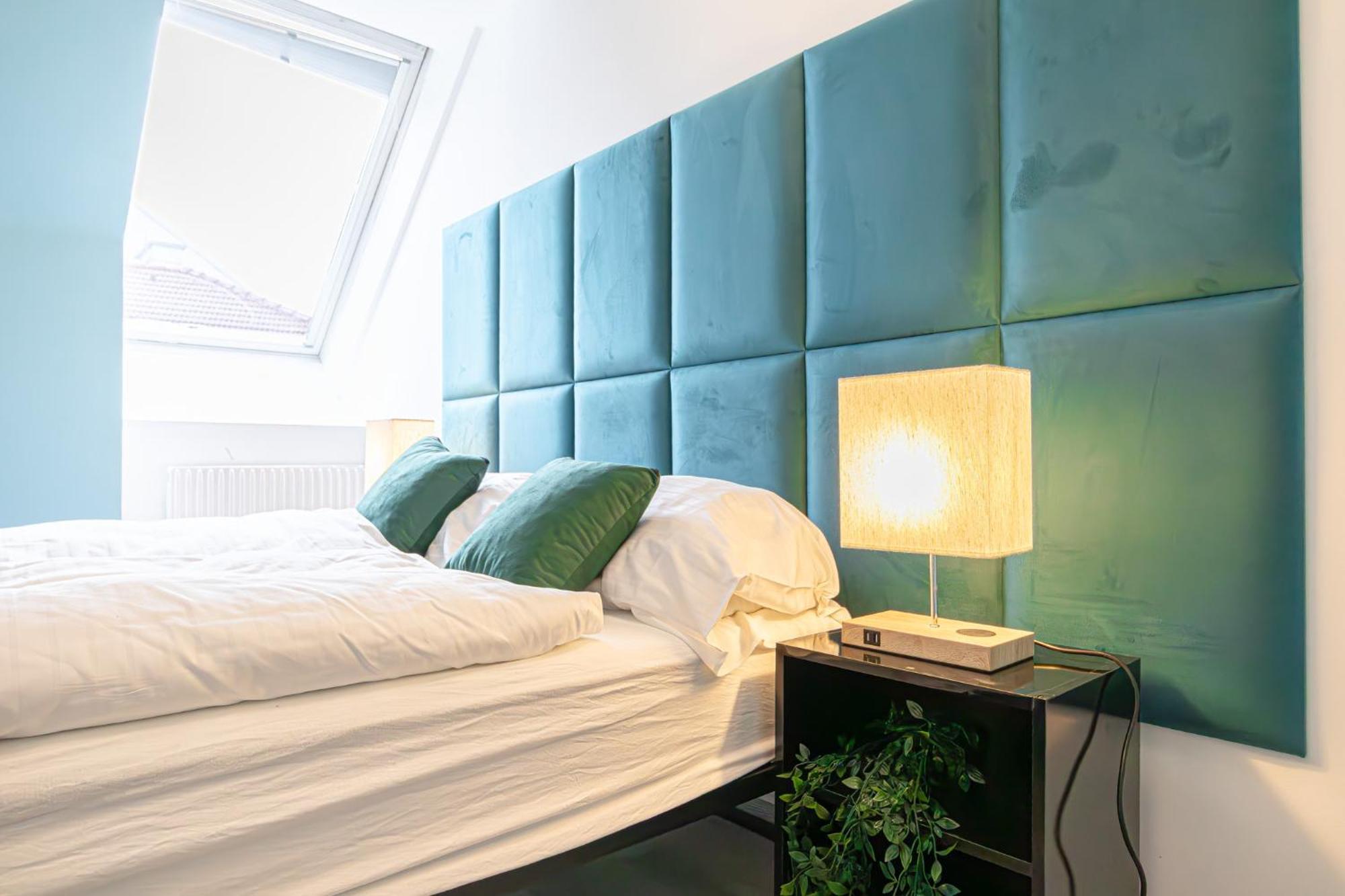 Lovely 2br & 1lr In The Heart Of *