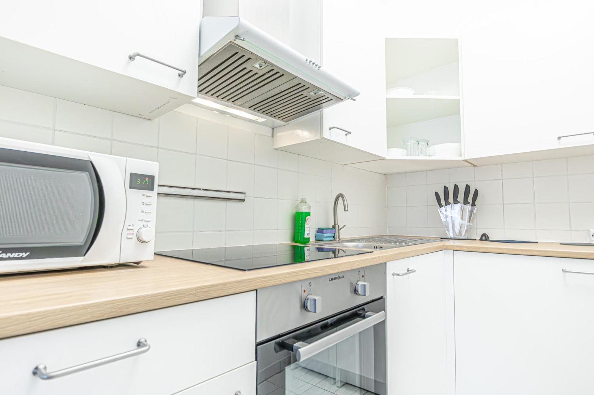 Lovely 2br & 1lr In The Heart Of Apartment *